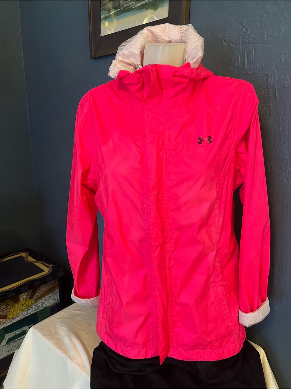 Under Armour Women's Bright Pink Hooded Windbreaker Storm 3